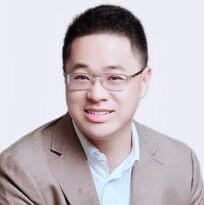 Roland Leung | ​高溥升學移民顧問 | 人工智能專家